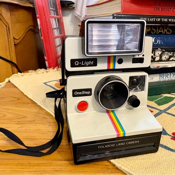Vintage Polaroid OneStep SX-70 Land Camera with a Q-Light Flash attachment - Picture 2 of 11
